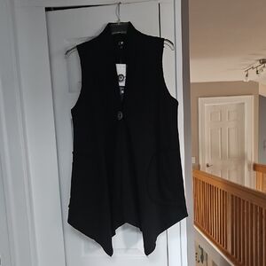 Black  Women's Assymetrical Hem Knit Vest
